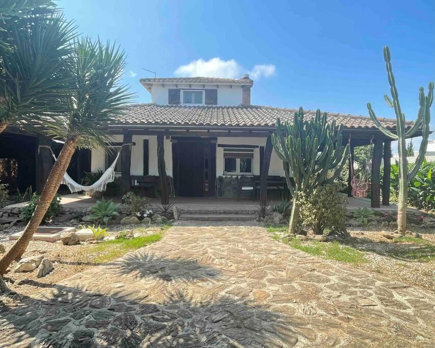 Vakantiehuis Yin Yang House, El Palmar, Con Wifi A 500 M De La Playa *